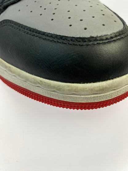【中古品】【メンズ】 NIKE ナイキ AIR JORDAN 1 MID DQ8426-006 エア ジョーダン 1 ミッド スニーカー 靴 160-250919-kk-32-min カラー：BLACK-CEMENT GREY-FIRE RED 万代Net店