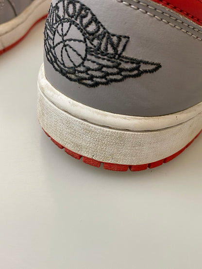 【中古品】【メンズ】 NIKE ナイキ AIR JORDAN 1 LOW 553558-060 エア ジョーダン 1 ロー スニーカー 靴 160-250918-yn-05-min サイズ：27.5cm US9.5 カラー：BLACK/FIRE RED-CEMENT GREY 万代Net店