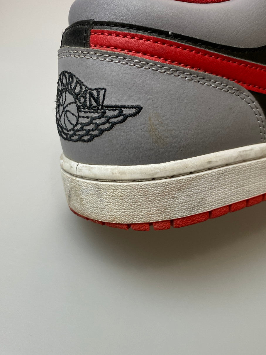 【中古品】【メンズ】 NIKE ナイキ AIR JORDAN 1 LOW 553558-060 エア ジョーダン 1 ロー スニーカー 靴 160-250918-yn-05-min サイズ：27.5cm US9.5 カラー：BLACK/FIRE RED-CEMENT GREY 万代Net店