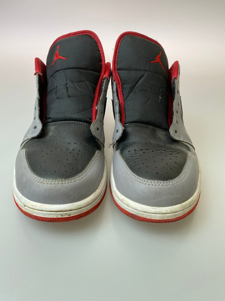 【中古品】【メンズ】 NIKE ナイキ AIR JORDAN 1 LOW 553558-060 エア ジョーダン 1 ロー スニーカー 靴 160-250918-yn-05-min サイズ：27.5cm US9.5 カラー：BLACK/FIRE RED-CEMENT GREY 万代Net店