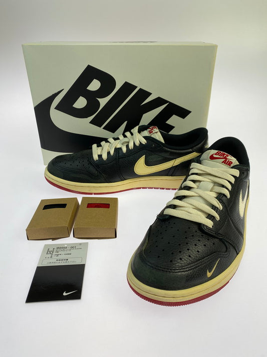 【中古美品】【メンズ】 NIKE ナイキ × NIGEL SYLVESTER ナイジェル・シルベスター 別注 コラボ AIR JORDAN 1 RETRO LW OG NITRO IB8958-001 エア ジョーダン 1 レトロ ロー オージー ニトロ スニーカー 靴 160-250919-kk-07-min カラー：BLACK/MUSLIN-VARSITY RED 万代Net店