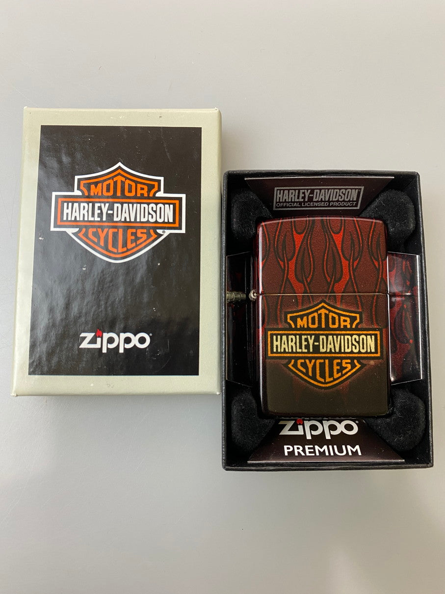【LIFTる。景品】【中古美品】【メンズ】 ZIPPO ジッポ 48994 HARLEY-DAVIDSON ハーレーダビッドソン 喫煙グッズ オイルライター 206-250921-AS-20-min カラー：レッド/ブラック 万代Net店