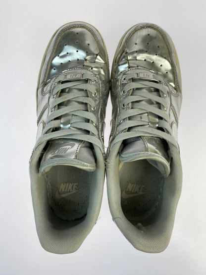 【現状渡し品】【レディース】 NIKE ナイキ WMNS AIR FORCE 1 SP CQ6566-001 ウィメンズ エアフォース1 スペシャル スニーカー 靴 166-251002-kk-29-min カラー：CHROME/METALLIC SILVER－WHT 万代Net店