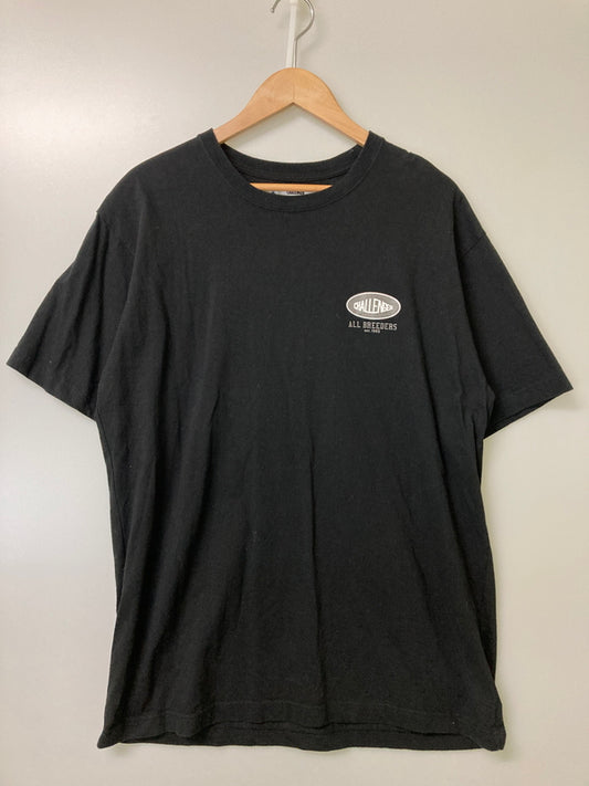 【中古品】【メンズ】 CHALLENGER チャレンジャー × NEW BALANCE ニューバランス PRINT S S TEE ショートスリーブ 142-251111-AS-38-min サイズ：XL カラー：ブラック 万代Net店