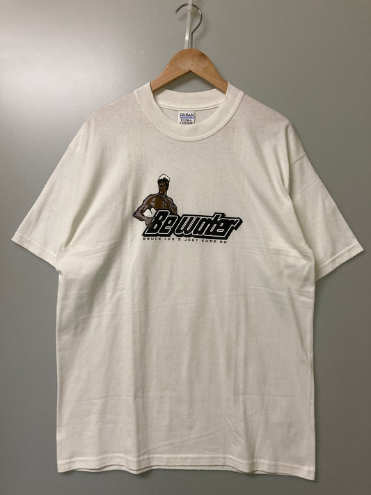 【中古品】【メンズ】 BRUCE LEE ブルース・リー 格闘家 概要 90-00S BE WATER TEE Tシャツ トップス 146-251005-ks-21-min サイズ：L カラー：ホワイト 万代Net店