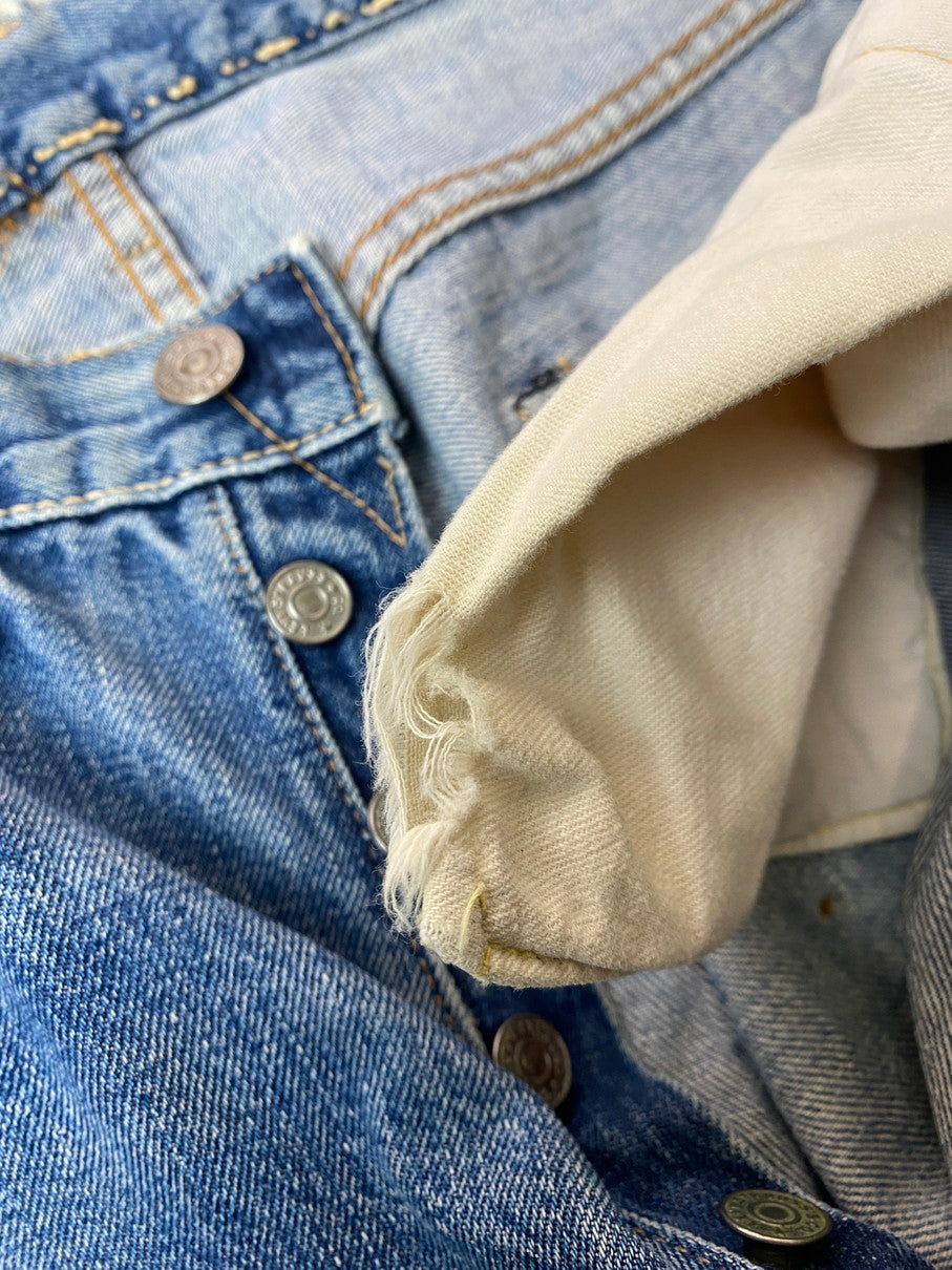 【現状渡し品】【メンズ】 Levi's リーバイス 60's 501 DENIM PANTS VINTAGE 60年代 501 デニムパンツ ボトムス ジーンズ BIG E ボタン裏 刻印2 イエローステッチ Vステッチ ヴィンテージ 157-251008-kk-44-min サイズ：表記無し 下記参照 カラー：ライトインディゴ 万代Net店