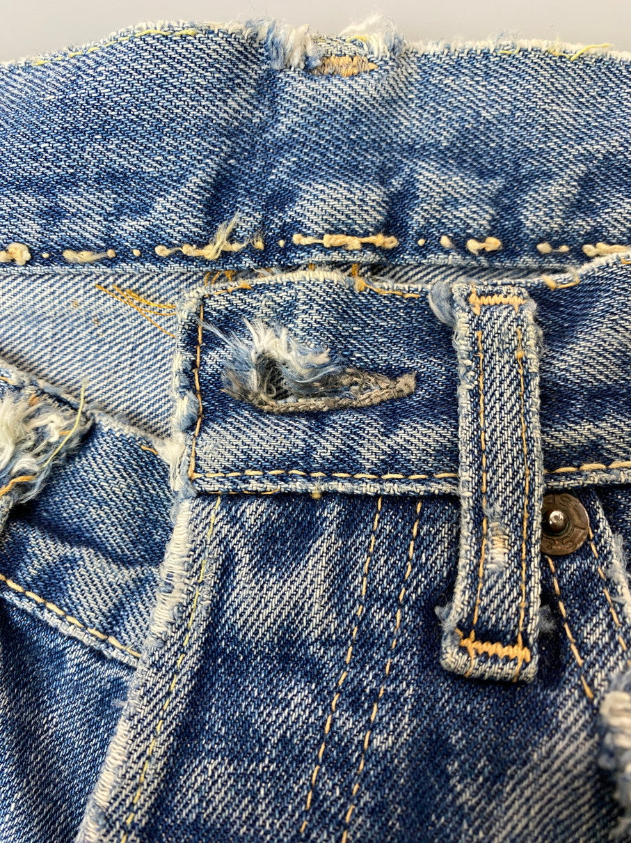 【現状渡し品】【メンズ】 Levi's リーバイス 60's 501 DENIM PANTS VINTAGE 60年代 501 デニムパンツ ボトムス ジーンズ BIG E ボタン裏 刻印2 イエローステッチ Vステッチ ヴィンテージ 157-251008-kk-44-min サイズ：表記無し 下記参照 カラー：ライトインディゴ 万代Net店