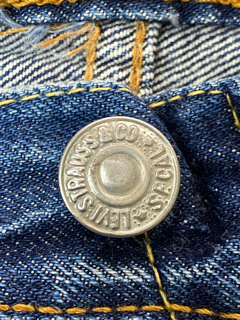 【現状渡し品】【メンズ】 Levi's リーバイス 60's 501 DENIM PANTS VINTAGE 60年代 501 デニムパンツ ボトムス ジーンズ BIG E ボタン裏 刻印6 イエローステッチ Vステッチ ヴィンテージ 157-251008-kk-43-min サイズ：表記無し 下記参照 カラー：ライトインディゴ 万代Net店