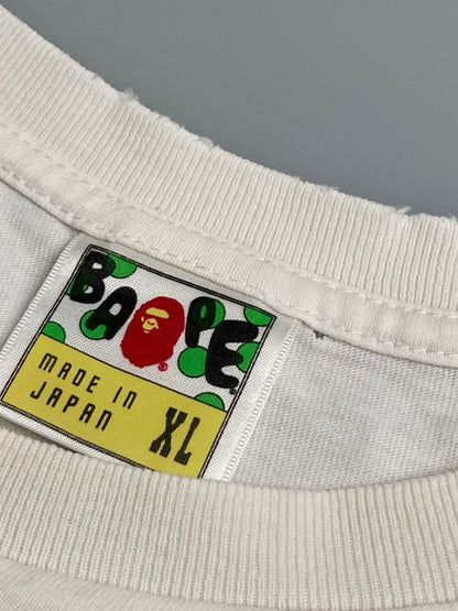 【現状渡し品】【メンズ】 A BATHING APE アベイシングエイプ S/S PRINT TEE ショートスリーブ プリント Tシャツ 半袖Tシャツ トップス 142-251010-yn-16-min サイズ：XL カラー：ホワイト 万代Net店