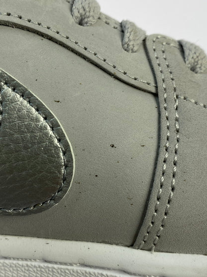 【中古品】【メンズ】 NIKE ナイキ AIR JORDAN 1 RETRO LOW OG CZ0790-002 エア ジョーダン 1 ロー オリジナル スニーカー 靴 160-251002-kk-16-min カラー：NEUTRAL GREY/METALLIC SILVER 万代Net店