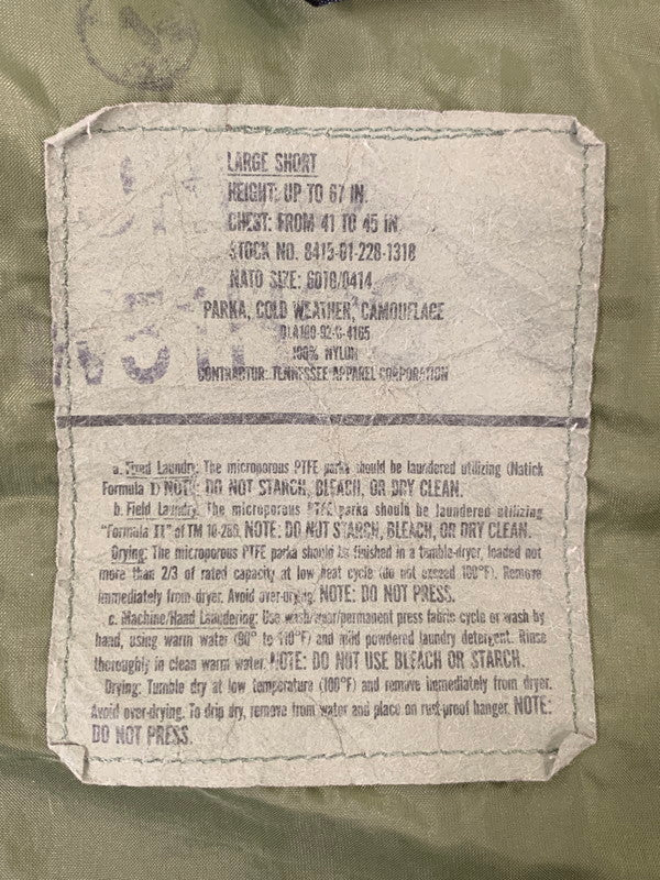 【現状渡し品】【メンズ】 U.S.ARMY ECWCS 1st 後期 GTX PARKA WOODLAND CAMO DLA100-92-C-4165 アメリカ陸軍 GTX パーカー アウター 146-251010-yn-26-min サイズ：LARGE SHORT カラー：カモフラージュ 万代Net店