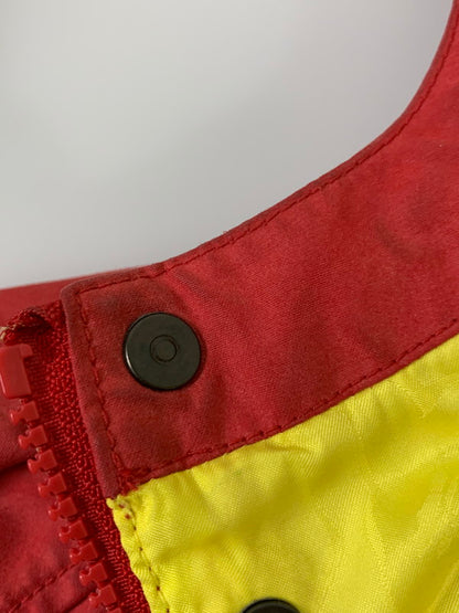 【現状渡し品】【メンズ】 A BATHING APE アベイシングエイプ x BRITISH MIRROR RAIN OILED CLOTH MOUNTAIN PARKA マウンテンパーカー 142-251012-ks-30-min サイズ：M カラー：べージュ/レッド 万代Net店