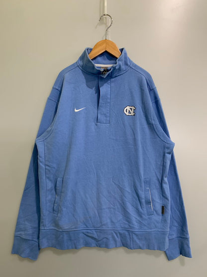 【中古品】【メンズ】 NIKE ナイキ NORTH CAROLINA HALF ZIP SWEAT 90S ノースカロライナ ハーフジップ スウェット メンズ トップス 長袖 ジャージ 148-251019-em-22-min サイズ：M カラー：ライトブルー 万代Net店