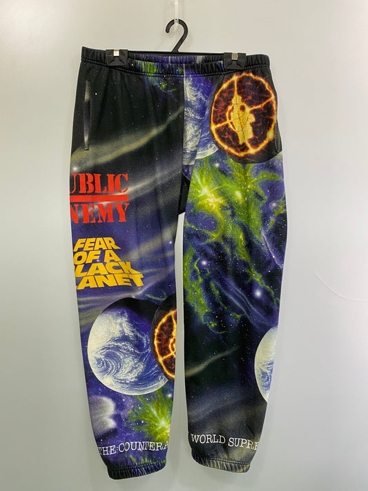 【中古品】【メンズ】 Supreme シュプリーム × UNDERCOVER アンダーカバー 別注 コラボ 18SS PUBLIC ENEMY PANTS パブリックエネミーパンツ ボトムス スウェットパンツ 149-251008-kk-50-min サイズ：M カラー：マルチカラー 万代Net店