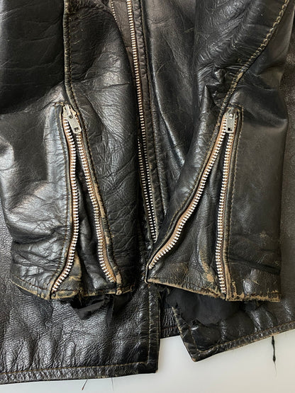 【ジャンク品】【メンズ】 BROOKS LEATHER SPORTSWEAR ブルックスレザー スポーツウェア 60’s LEATHER SINGLE RIDERES JACKET VINTAGE 60年代 レザー シングルライダースジャケット アウター ヴィンテージ 146-251008-kk-48-min サイズ：表記無し 下記参照 カラー：ブラック 万代Net店