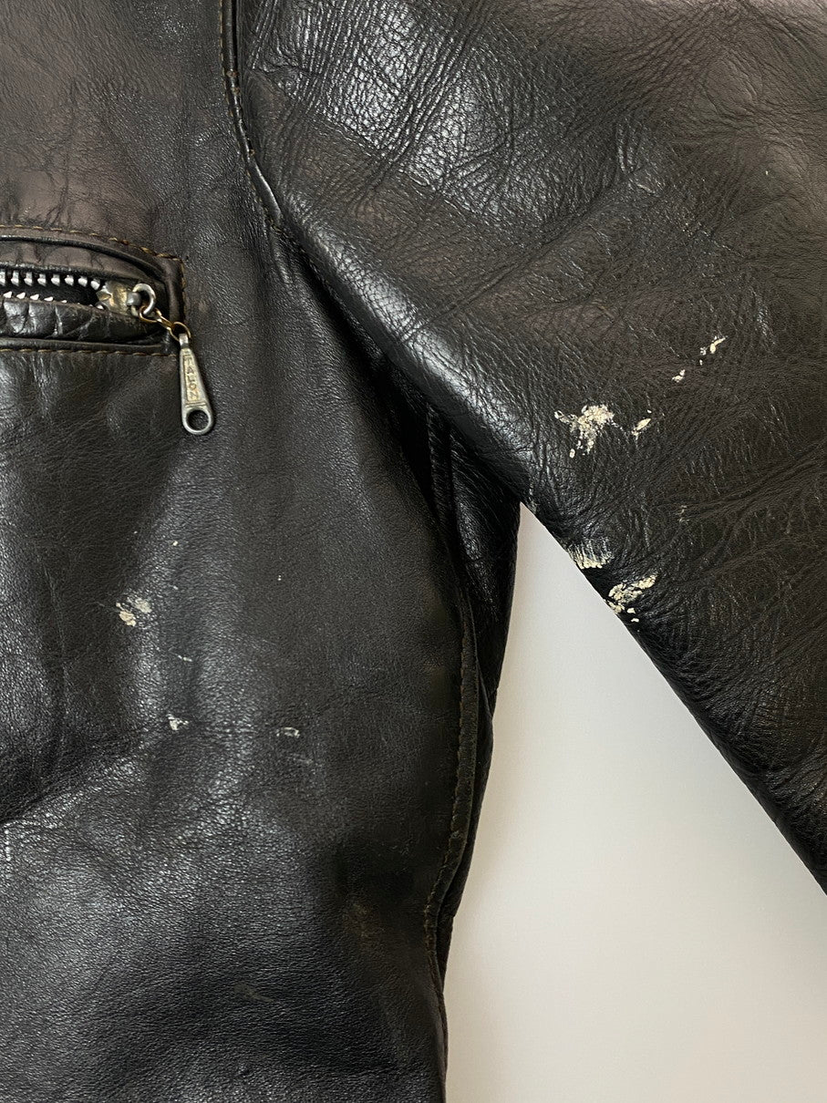 【ジャンク品】【メンズ】 BROOKS LEATHER SPORTSWEAR ブルックスレザー スポーツウェア 60’s LEATHER SINGLE RIDERES JACKET VINTAGE 60年代 レザー シングルライダースジャケット アウター ヴィンテージ 146-251008-kk-48-min サイズ：表記無し 下記参照 カラー：ブラック 万代Net店