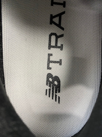 【未使用品】【メンズ】 NEW BALANCE ニューバランス FRESH FOAM X HIERRO MTHIERZ9 フレッシュ フォーム X ヒエロ スニーカー 靴 162-251008-kk-06-min カラー：BLACK 万代Net店