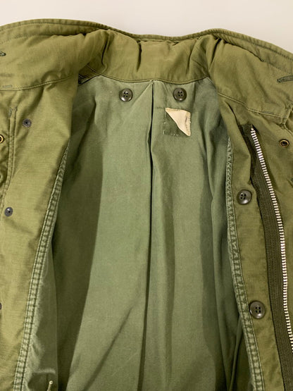 【現状渡し品】【メンズ】 U.S.ARMY ユーエスアーミー 60S M-65 FIELD JACKET フィールドジャケット 146-251012-ks-23-min サイズ：M-R カラー：グリーンカーキ 万代Net店