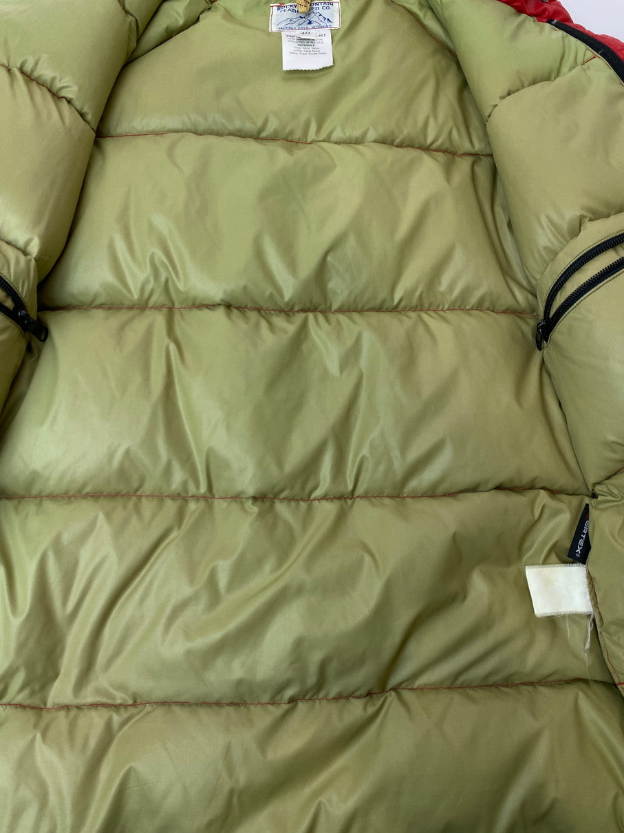【現状渡し品】【メンズ】 Rocky Mountain FeatherBed ロッキーマウンテンフェザーベッド PERTEX DOWN JKT ダウンジャケット アウター 145-251012-ks-40-min サイズ：40 カラー：レッド 万代Net店