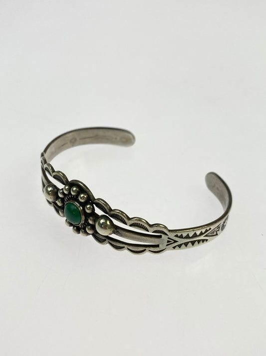 【中古品】【メンズ】 UNKNOWN VINTAGE 推定40-50's FRED HARVEY STYLE STAMP WORK BANGLE ヴィンテージ 40-50年代 フレッドハーヴィースタイル スタンプワーク バングル ネイティブジュエリー 191-251016-kk-30-min カラー：シルバー 万代Net店