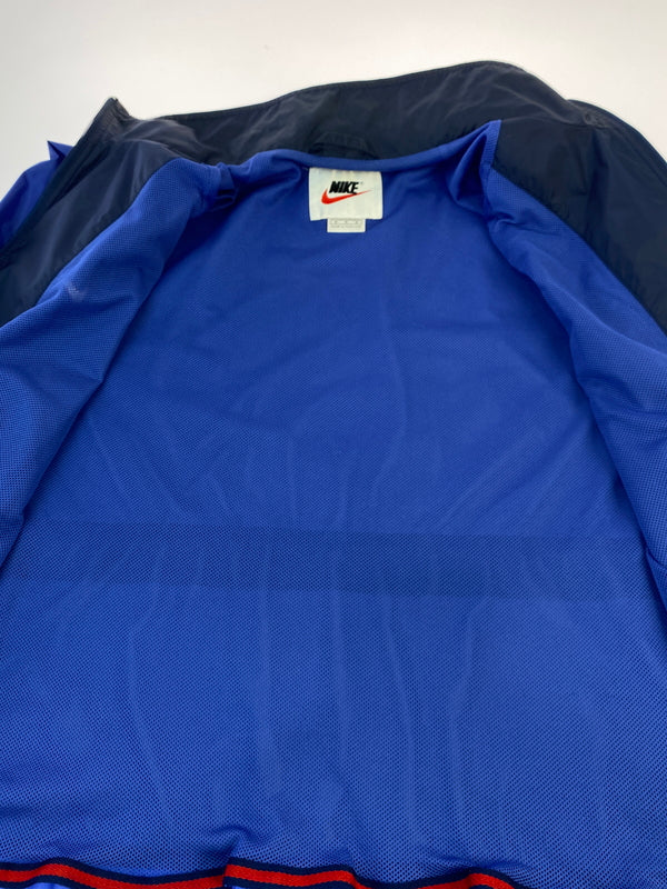 【中古品】【メンズ】 NIKE パリサンジェルマン ナイロンジャケット F7-LNT 90S PSG メンズ ライトアウター サッカーウエア 146-260731-em-30-min サイズ：M カラー：ブルー/ネイビー 万代Net店