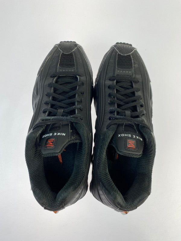 【中古品】【レディース】 NIKE ナイキ SHOX R4 AR3565-004 ショックス R4 スニーカー 靴 160-251016-kk-12-min カラー：BLACK/BLACK-BLACK-MAX ORANGE 万代Net店