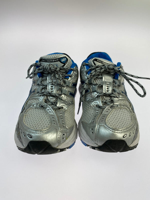 【中古品】【レディース】 asics アシックス GEL-NIMBUS 10.1 1203A543-101 ゲルニンバス 10.1 スニーカー 靴 166-251021-kk-42-min カラー：WHITE/DIRECTOIRE BLUE 万代Net店