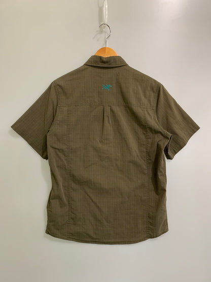 【中古品】【メンズ】 ARC'TERYX アークテリクス BACK LOGO S S SHIRT ブラック ロゴ 半袖 シャツ カットソー メンズ トップス 144-251023-em-19-min カラー：ブラウン系 万代Net店