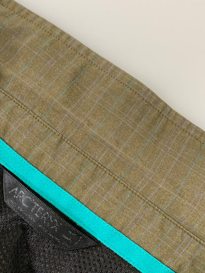 【中古品】【メンズ】 ARC'TERYX アークテリクス BACK LOGO S S SHIRT ブラック ロゴ 半袖 シャツ カットソー メンズ トップス 144-251023-em-19-min カラー：ブラウン系 万代Net店