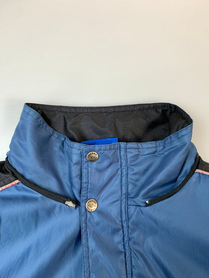 【現状渡し品】【メンズ】 UMBRO アンブロ 90S LS ZIP UP JACKET 90年代 ロングスリーブ ジップアップ ジャケット 長袖 アウター 146-260804-hu-32-min サイズ：不明 下記参照 カラー：ブルー 万代Net店