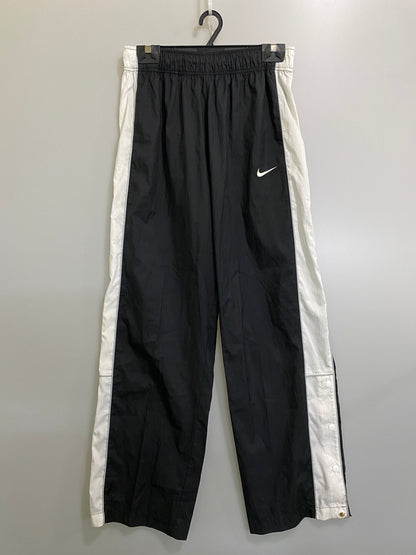 【中古品】【メンズ】 NIKE ナイキ SIDE LINE NYLON WIDE PANTS サイド ライン ナイロン ワイド パンツ ボトムス 159-260807-jt-22-min サイズ：XXL カラー：ブラック/ホワイト 万代Net店