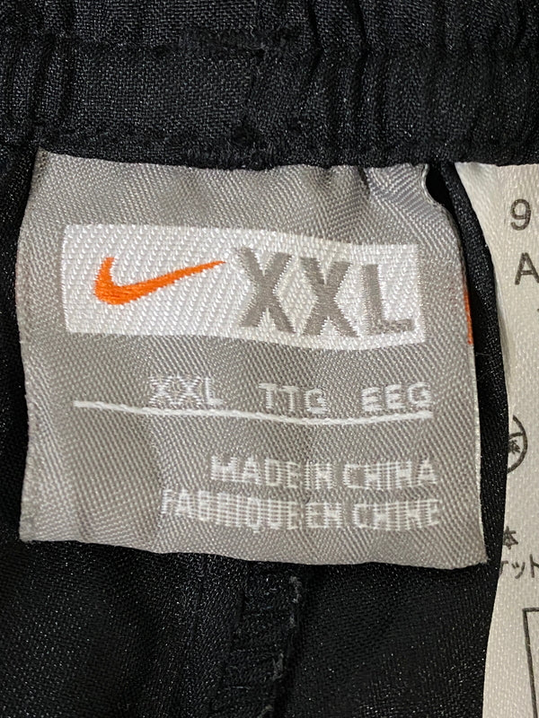【中古品】【メンズ】 NIKE ナイキ SIDE LINE NYLON WIDE PANTS サイド ライン ナイロン ワイド パンツ ボトムス 159-260807-jt-22-min サイズ：XXL カラー：ブラック/ホワイト 万代Net店