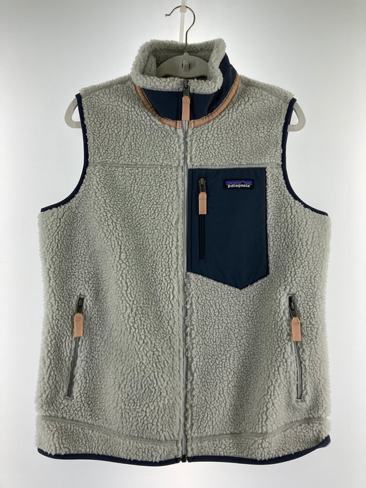【中古品】【レディース】 patagonia パタゴニア WOMEN'S CLASSIC RETRO X VEST 23083 17年製 ウィメンズ クラシック レトロX ベスト トップス 168-251107-yn-15-min サイズ：M カラー：ライトグレー 万代Net店