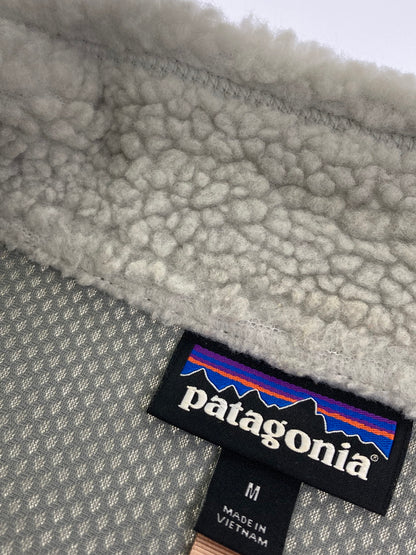 【中古品】【レディース】 patagonia パタゴニア WOMEN'S CLASSIC RETRO X VEST 23083 17年製 ウィメンズ クラシック レトロX ベスト トップス 168-251107-yn-15-min サイズ：M カラー：ライトグレー 万代Net店