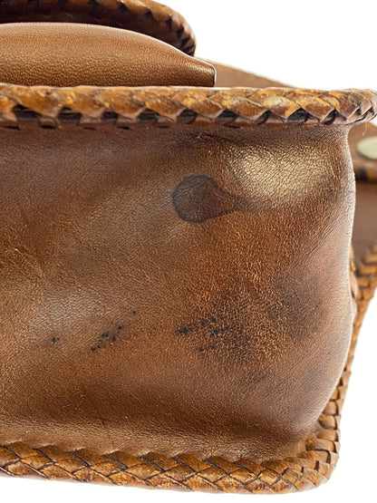 【現状渡し品】【メンズ/レディース】 SAAD サード ARABESQUE BUTTON LEATHER SHOULDER BAG レザーショルダーバッグ 188-251026-ks-30-min カラー：ブラウン 万代Net店