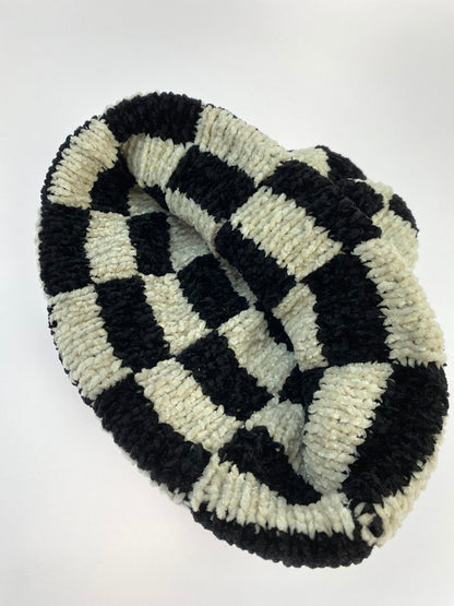 【中古品】【メンズ/レディース】 STUSSY ステューシー CROCHET CHECKERD BEANIE クロウシェイ チェッカー ビーニー ニット キャップ ハット 帽子 185-251024-em-09-min カラー：ブラック/ホワイト 万代Net店