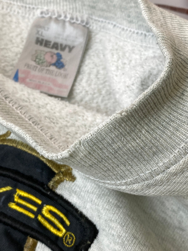 【現状渡し品】【メンズ】 USED ユーズド 90S FRUIT OF THE LOOM IOWA CREW SWEAT SHIRT GRAT フルーツオブザルーム 90年代 アイオワ クルーネック スウェット シャツ グラット メンズ トップス 長袖 146-260717-em-50-min サイズ：XL カラー：ライトグレー 万代Net店