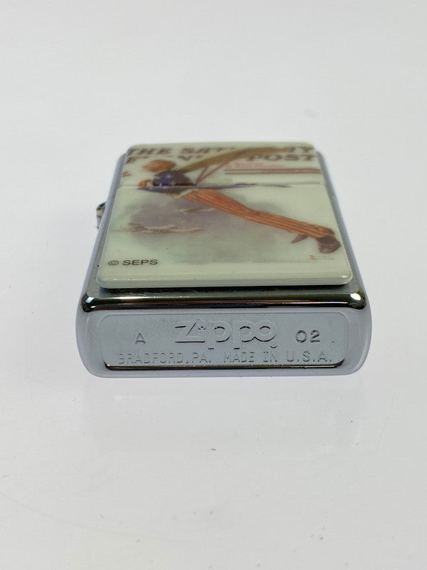 【中古品】【メンズ】 ZIPPO ジッポ NORMAN ROCKWELL SATURDAY EVENING POST 2002 ノーマン・ロックウェル サタデイ イブニングポスト 2002年製 オイルライター 喫煙具 インサイドユニット2002年製 206-251027-kk-09-min カラー：シルバー 万代Net店