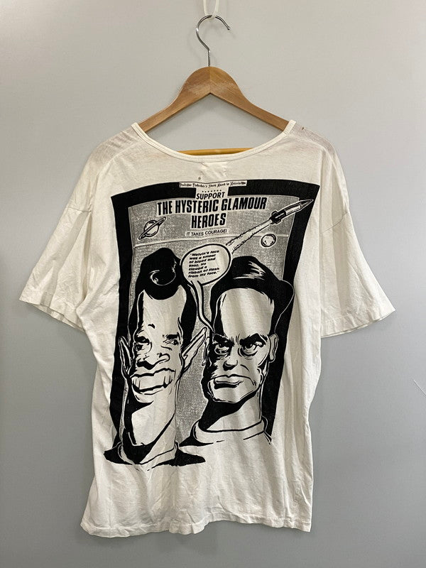 【現状渡し品】【メンズ】 HYSTERIC GRAMOUR ヒステリックグラマー THE HYSTERIC GLAMOUR HEROS IT TAKES COURAGE SS TEE ショートスリーブTシャツ 2CT-3105 メンズ トップス 140-260704-hu-35-min サイズ：不明 カラー：ホワイト 万代Net店