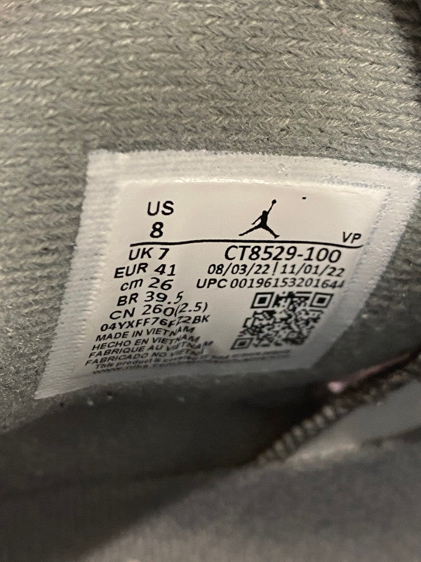 【中古品】【メンズ】 NIKE ナイキ AIR JORDAN 6 CT8529-100 エアージョーダン6 スニーカー靴 160-251030-jt-03-min サイズ：US 8 26.0cm カラー：WHITE/MIDUMGREY-COOL GREY 万代Net店