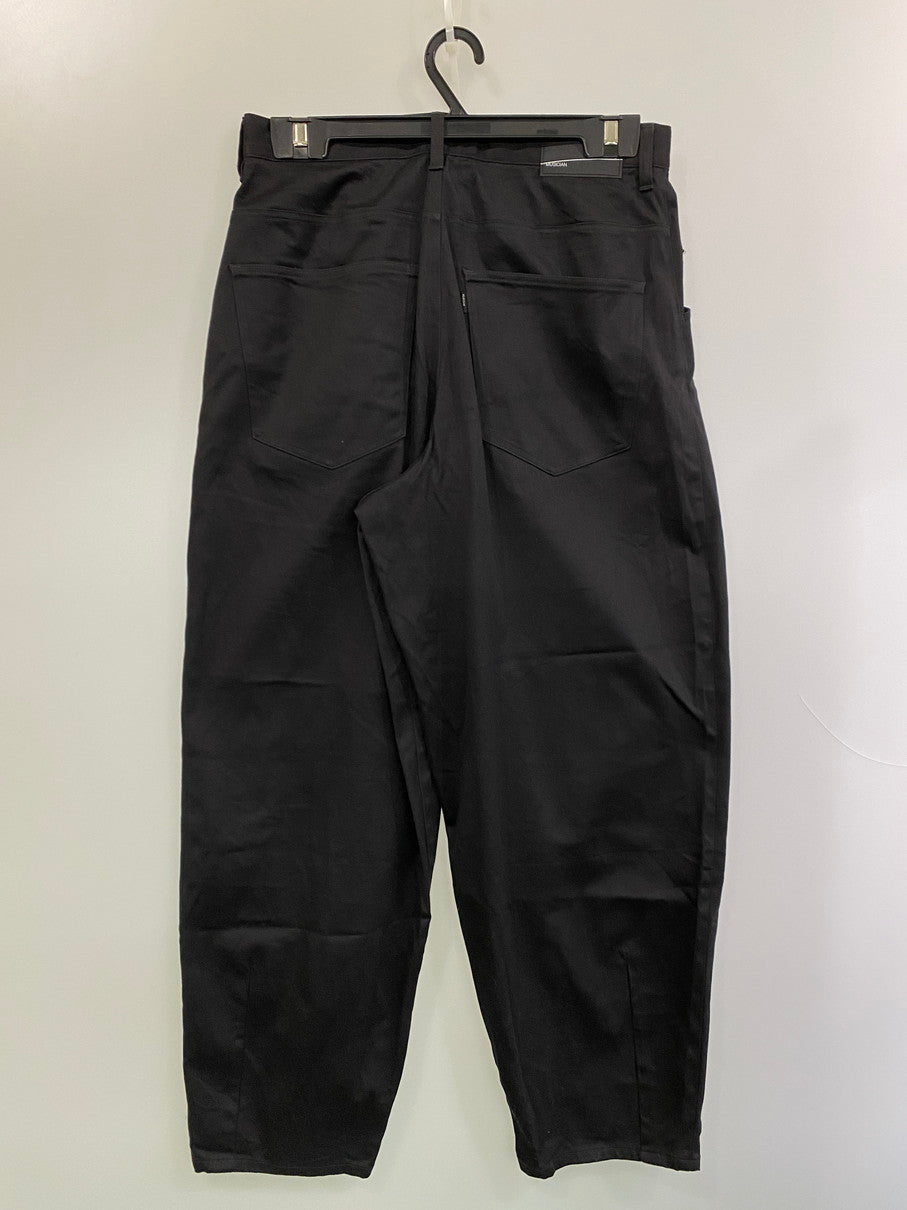 【中古品】【メンズ】 LAD MUSICIAN ラッドミュージシャン 20SS WEPON STRETCH 2T TAPERED WIDE 2120-504 ウエポン ストレッチ 2タック テーパード ワイドパンツ ボトムス 151-251106-kk-81-min サイズ：44 カラー：ブラック 万代Net店