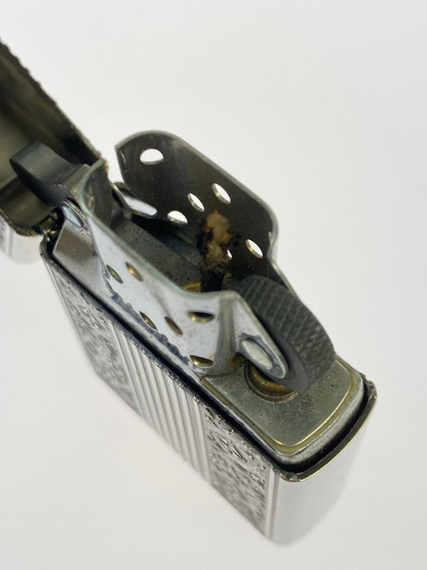 【中古品】【メンズ】 ZIPPO ジッポ ARMOUR ARABESQUE CROSS OIL LIGHTER オイルライター 喫煙グッズ 206-251108-AS-43-min カラー：シルバー 万代Net店