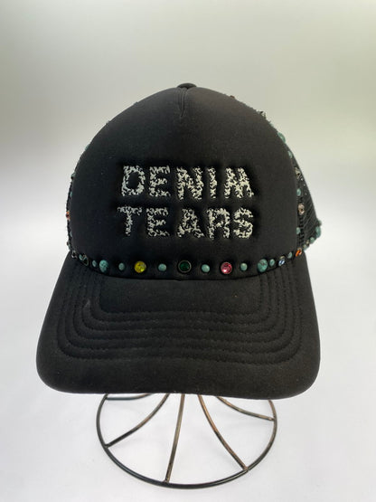 【中古品】【メンズ】 DENIM TEARS デニムティアーズ RHINESTONE WREATH TRUCKER HAT キャップ 帽子 185-251116-AS-2-min カラー：ブラック 万代Net店