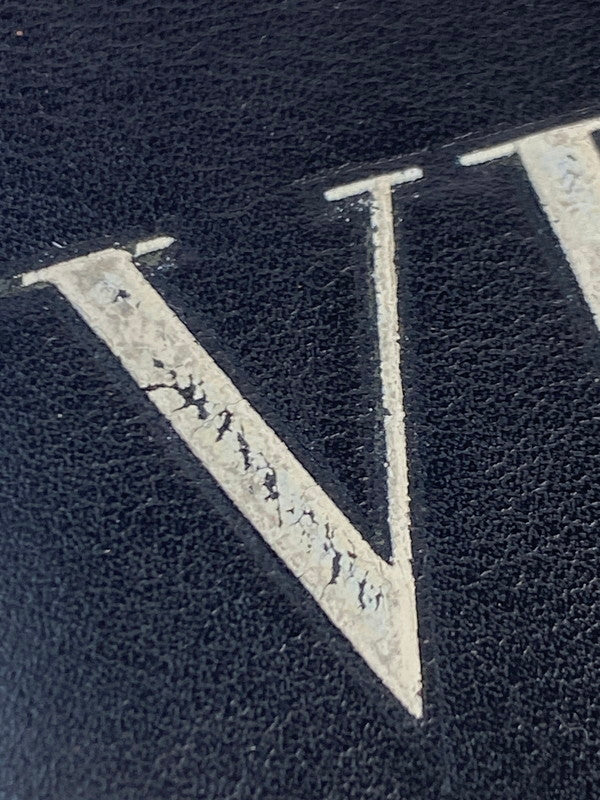 【中古品】【メンズ/レディース】 Valentino Garavani ヴァレンティノ・ガラヴァーニ VLTN ロゴ ニつ折り財布 財布 181-251112-jt-03-min カラー：ブラック 万代Net店