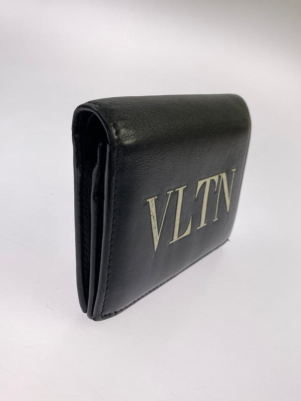 【中古品】【メンズ/レディース】 Valentino Garavani ヴァレンティノ・ガラヴァーニ VLTN ロゴ ニつ折り財布 財布 181-251112-jt-03-min カラー：ブラック 万代Net店