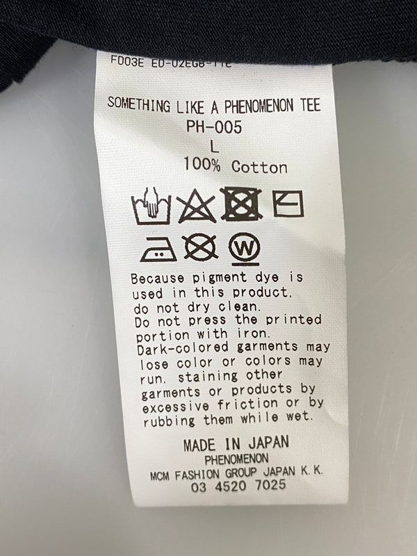 【中古品】【メンズ】 PHENOMENON フェノメノン SOMETHING LIKE A PHENOMENON TEE PH-005 サムシング ライク ア フェノメノン 半袖Tシャツ メンズ トップス 142-260720-em-08-min サイズ：Ｌ カラー：ブラック 万代Net店