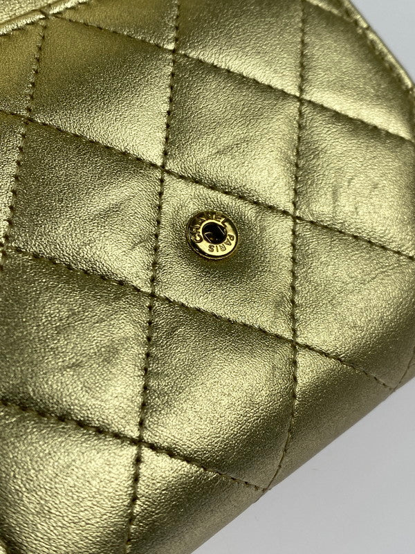 【中古品】【レディース】 CHANEL シャネル クラシックスモール 三つ折り財布 A82288 財布 181-251112-jt-02-min カラー：ゴールド 万代Net店