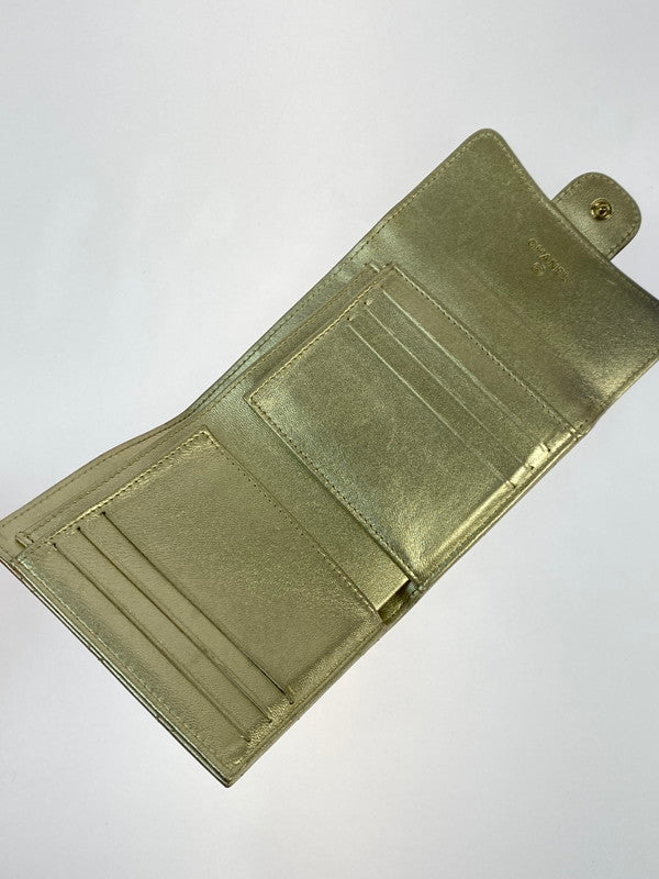 【中古品】【レディース】 CHANEL シャネル クラシックスモール 三つ折り財布 A82288 財布 181-251112-jt-02-min カラー：ゴールド 万代Net店