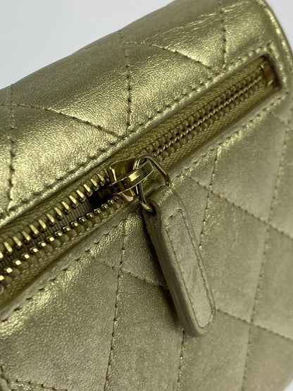 【中古品】【レディース】 CHANEL シャネル クラシックスモール 三つ折り財布 A82288 財布 181-251112-jt-02-min カラー：ゴールド 万代Net店