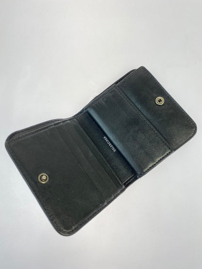 【中古品】【メンズ/レディース】 BALENCIAGA バレンシアガ MONACO MINI WALLET 765459 モナコ ミニウォレット 二つ折り財布 181-251113-kk-04-min カラー：ブラック 万代Net店